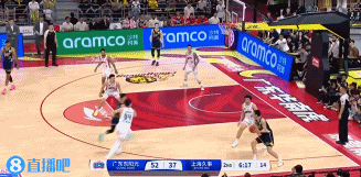 😅自己都乐了！贝兹利试图致敬乔丹扣篮&空中变上篮 但脱手失误